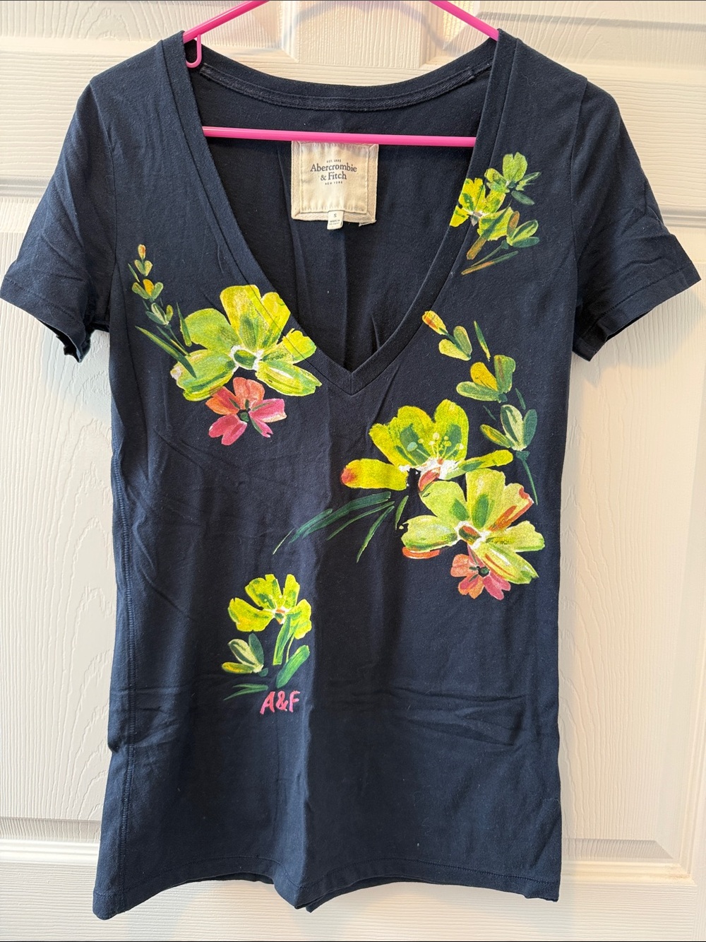 Abercrombie & Fitch Navy V-Neck Floral Short Sleeve Tee